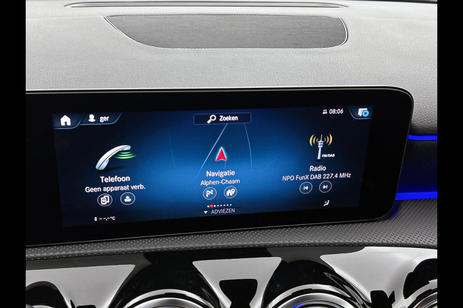 Mercedes-Benz A-Klasse 180 Premium Plus  Panoramadak | elct. bedienbare voor stoelen met memory | Navigatie | Parking support met camera achter | Inclusief 24 maanden MB Certified garantie voor Europa