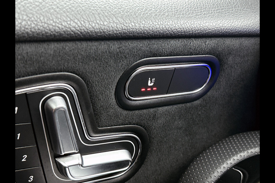 Mercedes-Benz A-Klasse 180 Premium Plus  Panoramadak | elct. bedienbare voor stoelen met memory | Navigatie | Parking support met camera achter | Inclusief 24 maanden MB Certified garantie voor Europa