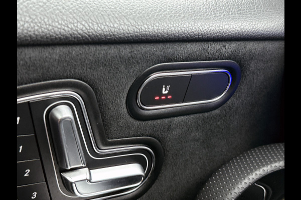 Mercedes-Benz A-Klasse 180 Premium Plus  Panoramadak | elct. bedienbare voor stoelen met memory | Navigatie | Parking support met camera achter | Inclusief 24 maanden MB Certified garantie voor Europa