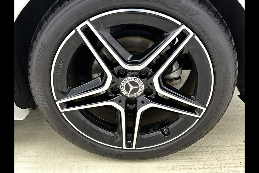 Mercedes-Benz A-Klasse 180 Premium Plus  Panoramadak | elct. bedienbare voor stoelen met memory | Navigatie | Parking support met camera achter | Inclusief 24 maanden MB Certified garantie voor Europa