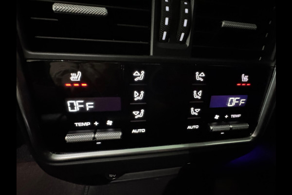 Porsche Cayenne Coupé 3.0 E-Hybrid Pano|Massage|Softclose|Trekhaak|360