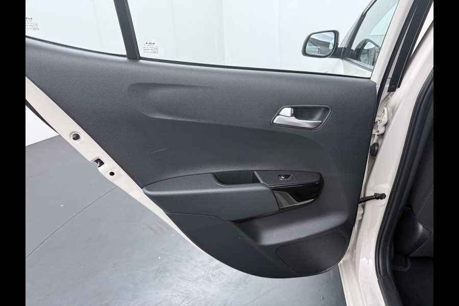 Kia Picanto 1.0 DPI DynamicLine - Achteruitrij camera - Navigatie - Airco - Cruise controle - Fabrieksgarantie tot 07-2032