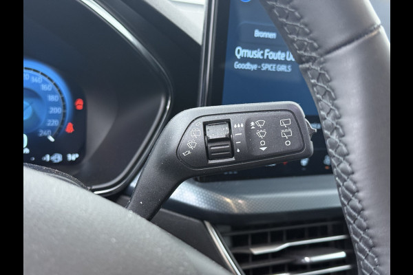 Ford FOCUS Wagon 1.0 EcoBoost Hybrid Active X - Trekhaak - All-Season banden - Camera - AppleCarplay - Android Auto - Virena Zekerheidspakket 895,-