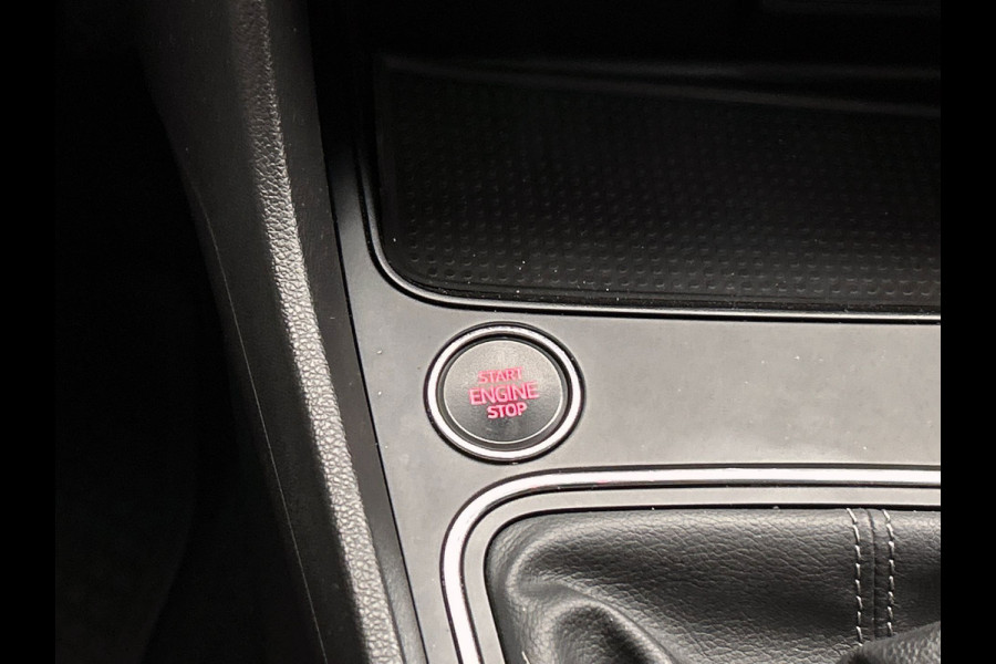 Seat Leon ST 1.0 TSI FR Business Intense | Trekhaak | Panoramadak | Stoelverwarming | Carplay | Camera | Adapt. Cruise |