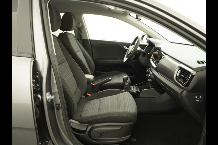 Kia Stonic 1.0 T-GDi MHEV DynamicPlusLine - Apple/Android Carplay - Navigatie - Cruise Control - Stoel/Stuurverwarming - Lichtmetalen Velgen - Fabrieksgarantie t/m 28-01-2032