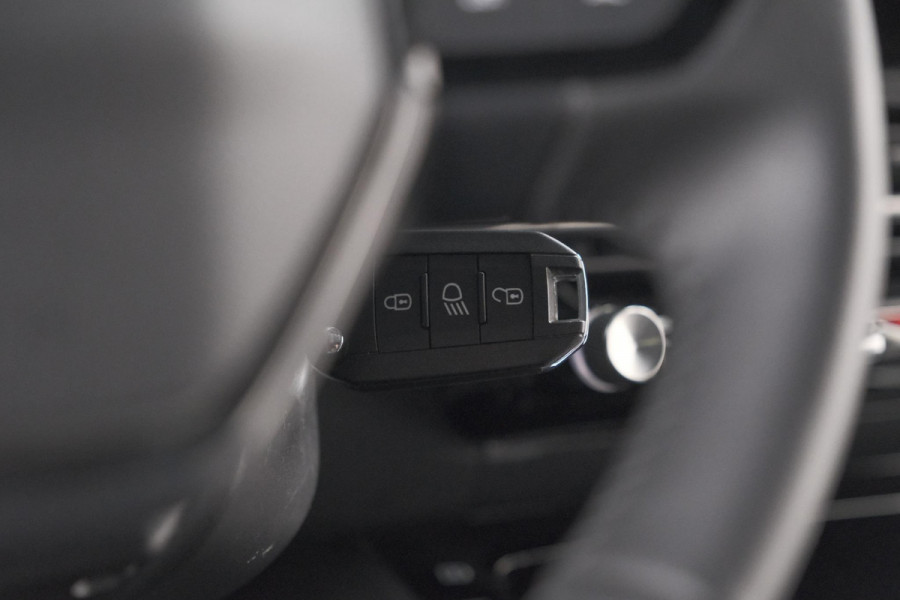 Peugeot 2008 PureTech 100 Allure | Apple Carplay | Parkeersensoren | Climate Control | Cruise Control