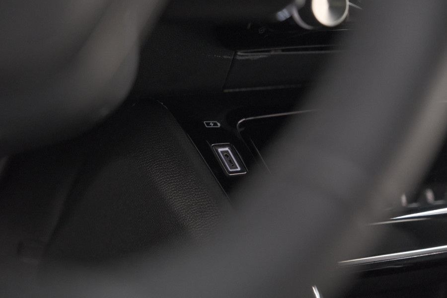 Peugeot 2008 PureTech 100 Allure | Apple Carplay | Parkeersensoren | Climate Control | Cruise Control