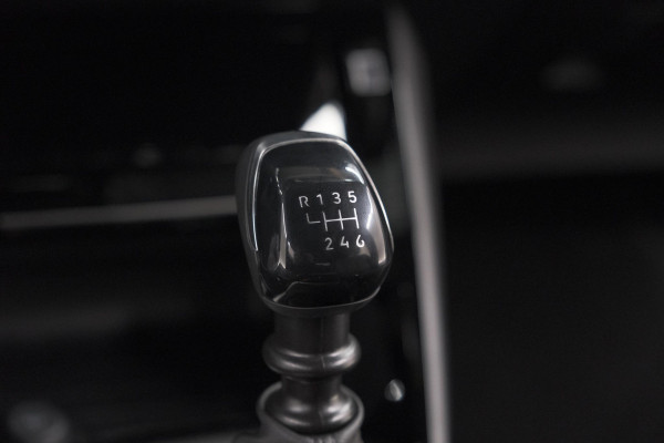 Peugeot 2008 PureTech 100 Allure | Apple Carplay | Parkeersensoren | Climate Control | Cruise Control