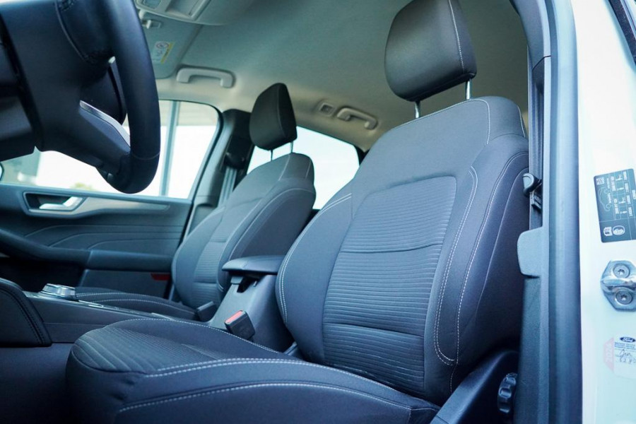 Ford Kuga 2.5 PHEV Titanium / Afneembare trekhaak / Privacy Glass / Stoelverwarming / Incl BTW