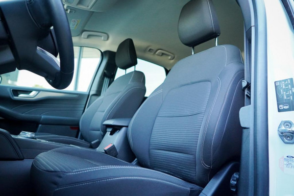Ford Kuga 2.5 PHEV Titanium / Afneembare trekhaak / Privacy Glass / Stoelverwarming / Incl BTW
