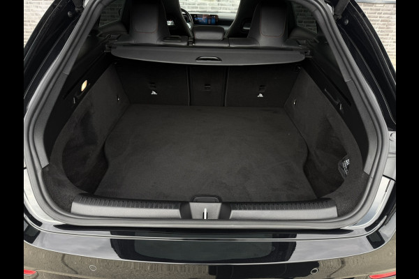 Mercedes-Benz CLA-Klasse Shooting Brake 250 e AMG Line | Panoramadak | Elek. Trekhaak | Sfeerverlichting | Widescreen | Carplay | LED