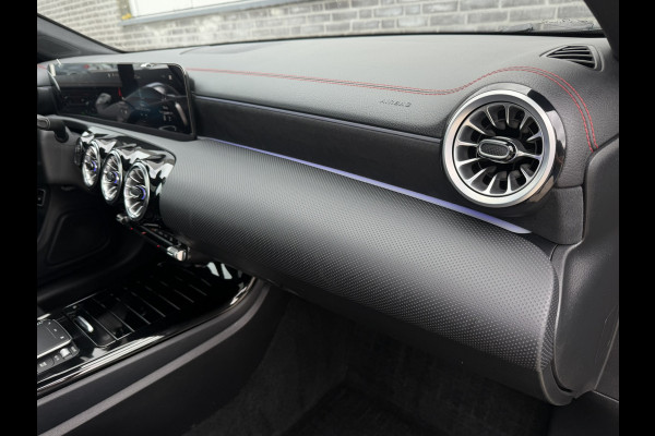 Mercedes-Benz CLA-Klasse Shooting Brake 250 e AMG Line | Panoramadak | Elek. Trekhaak | Sfeerverlichting | Widescreen | Carplay | LED