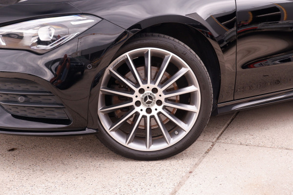 Mercedes-Benz CLA-Klasse Shooting Brake 250 e AMG Line | Panoramadak | Elek. Trekhaak | Sfeerverlichting | Widescreen | Carplay | LED