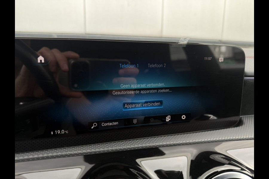 Mercedes-Benz CLA-Klasse Shooting Brake 250 e AMG Line | Panoramadak | Elek. Trekhaak | Sfeerverlichting | Widescreen | Carplay | LED