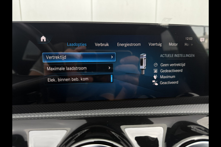 Mercedes-Benz CLA-Klasse Shooting Brake 250 e AMG Line | Panoramadak | Elek. Trekhaak | Sfeerverlichting | Widescreen | Carplay | LED