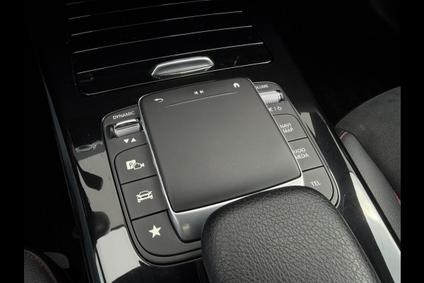 Mercedes-Benz CLA-Klasse Shooting Brake 250 e AMG Line | Panoramadak | Elek. Trekhaak | Sfeerverlichting | Widescreen | Carplay | LED