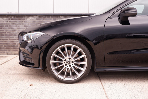 Mercedes-Benz CLA-Klasse Shooting Brake 250 e AMG Line | Panoramadak | Elek. Trekhaak | Sfeerverlichting | Widescreen | Carplay | LED