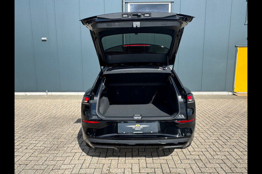 Volkswagen T-Roc 1.5 eTsi * Nieuw model * Hoogglans R-Line Look * 10.000KM! * Parkeercamera * Navigatie *