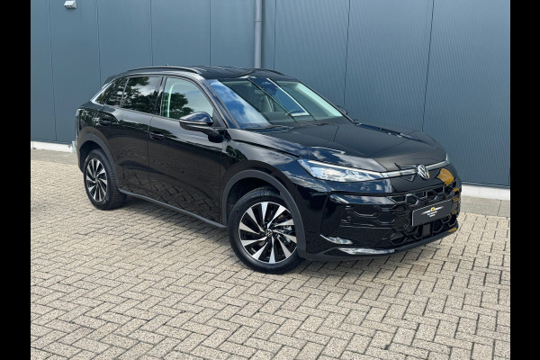 Volkswagen T-Roc 1.5 eTsi * Nieuw model * Hoogglans R-Line Look * 10.000KM! * Parkeercamera * Navigatie *
