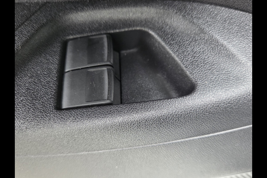 Peugeot 108 1.0 e-VTi Allure uitvoering automaat 5 deurs airco 1e eigenaar !!!