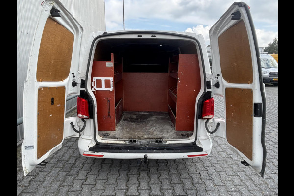 Volkswagen Transporter 2.0 TDI L2H1*AUTOM*NAVI*CRUISE*HAAK*A/C*CAM*TEL(