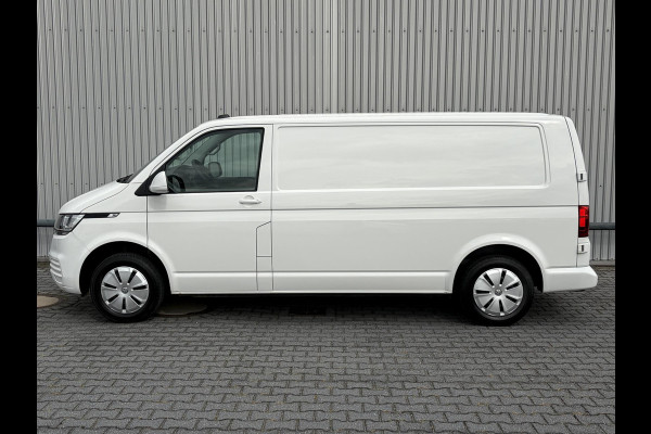 Volkswagen Transporter 2.0 TDI L2H1*AUTOM*NAVI*CRUISE*HAAK*A/C*CAM*TEL(