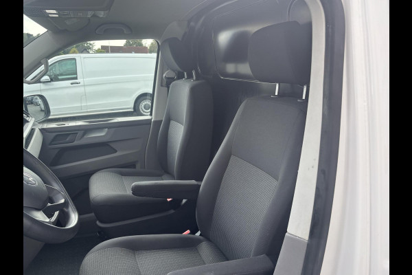 Volkswagen Transporter 2.0 TDI L2H1*AUTOM*NAVI*CRUISE*HAAK*A/C*CAM*TEL(