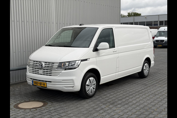 Volkswagen Transporter 2.0 TDI L2H1*AUTOM*NAVI*CRUISE*HAAK*A/C*CAM*TEL(