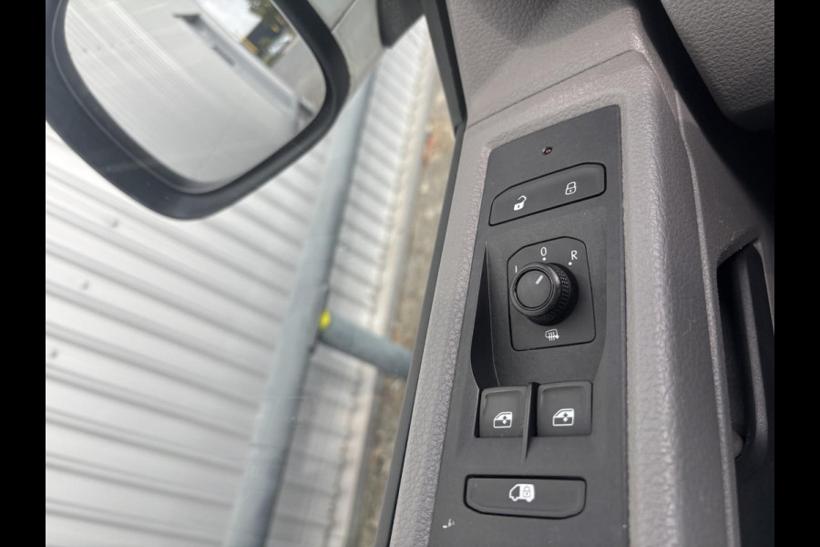 Volkswagen Transporter 2.0 TDI L2H1*AUTOM*NAVI*CRUISE*HAAK*A/C*CAM*TEL(