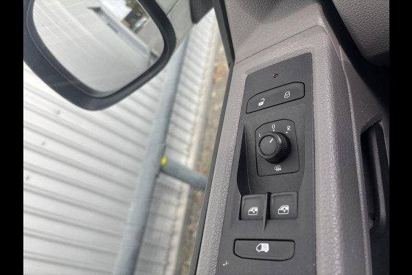 Volkswagen Transporter 2.0 TDI L2H1*AUTOM*NAVI*CRUISE*HAAK*A/C*CAM*TEL(