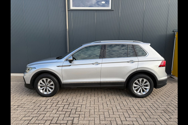 Volkswagen Tiguan 1.5 TSI 150pk DSG Life * 50.000KM! * AUTOMAAT* Parkeersensoren * Adaptieve Cruise Control *