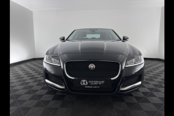 Jaguar XF 2.0d Prestige *AUT | LEATHER | XENON | SPORTSEATS | CAMERA | PRIVACY-GLASS | SHIFTPADDLES | NAVI-FULLMAP | ECC | PDC | CRUISE | 19''ALU*