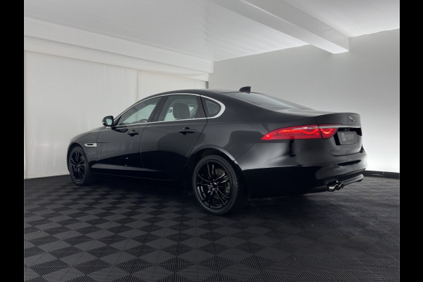 Jaguar XF 2.0d Prestige *AUT | LEATHER | XENON | SPORTSEATS | CAMERA | PRIVACY-GLASS | SHIFTPADDLES | NAVI-FULLMAP | ECC | PDC | CRUISE | 19''ALU*