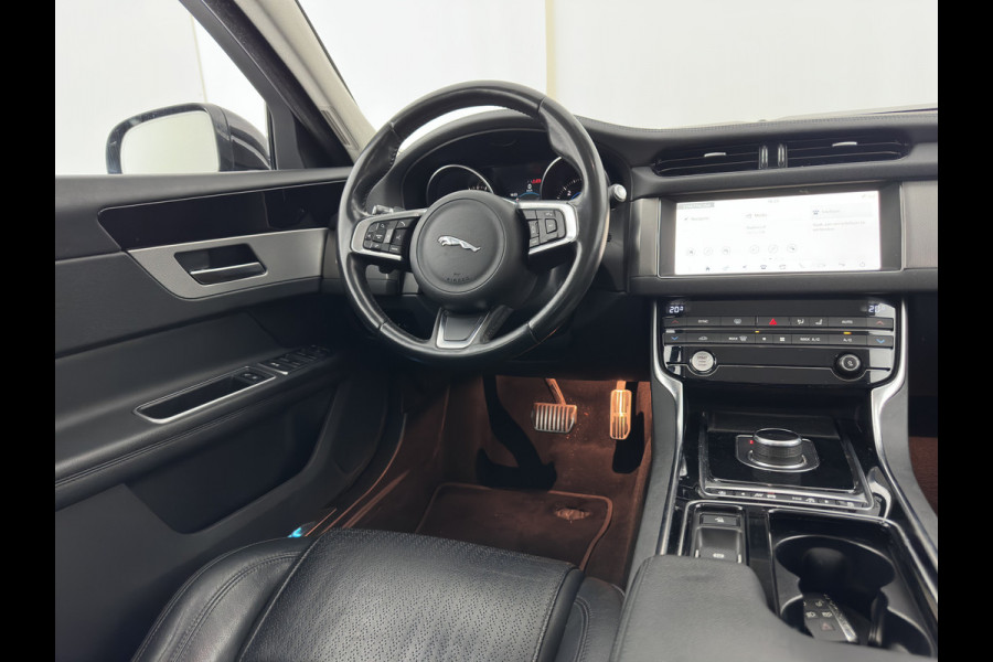 Jaguar XF 2.0d Prestige *AUT | LEATHER | XENON | SPORTSEATS | CAMERA | PRIVACY-GLASS | SHIFTPADDLES | NAVI-FULLMAP | ECC | PDC | CRUISE | 19''ALU*