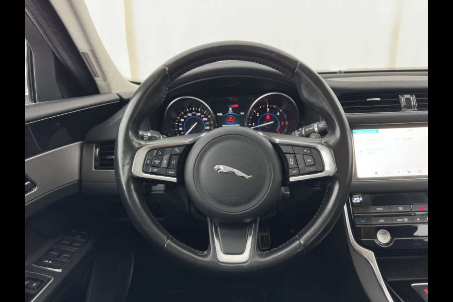 Jaguar XF 2.0d Prestige *AUT | LEATHER | XENON | SPORTSEATS | CAMERA | PRIVACY-GLASS | SHIFTPADDLES | NAVI-FULLMAP | ECC | PDC | CRUISE | 19''ALU*