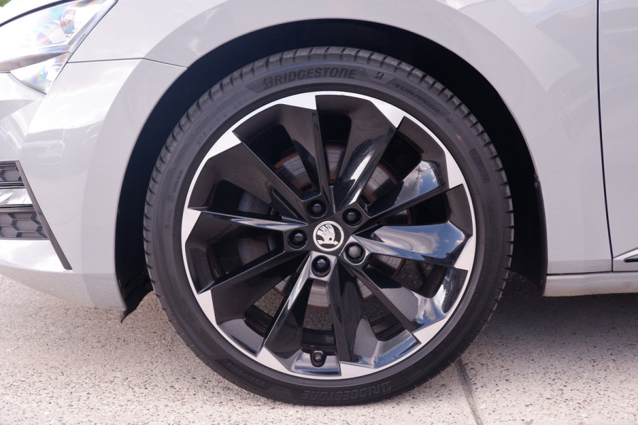 Škoda Superb Combi 1.4 TSI iV Sportline Business | Elek. Trekhaak | Memory | Sfeerverlichting | Carplay | Navi |