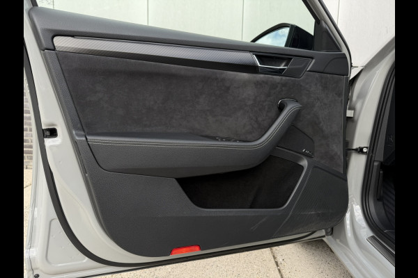 Škoda Superb Combi 1.4 TSI iV Sportline Business | Elek. Trekhaak | Memory | Sfeerverlichting | Carplay | Navi |