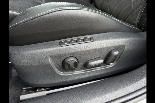 Škoda Superb Combi 1.4 TSI iV Sportline Business | Elek. Trekhaak | Memory | Sfeerverlichting | Carplay | Navi |