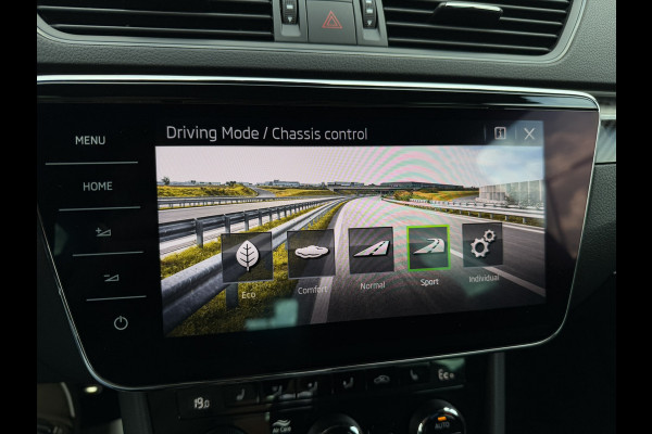 Škoda Superb Combi 1.4 TSI iV Sportline Business | Elek. Trekhaak | Memory | Sfeerverlichting | Carplay | Navi |