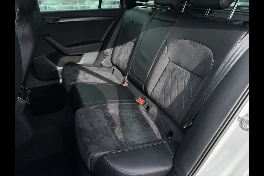 Škoda Superb Combi 1.4 TSI iV Sportline Business | Elek. Trekhaak | Memory | Sfeerverlichting | Carplay | Navi |