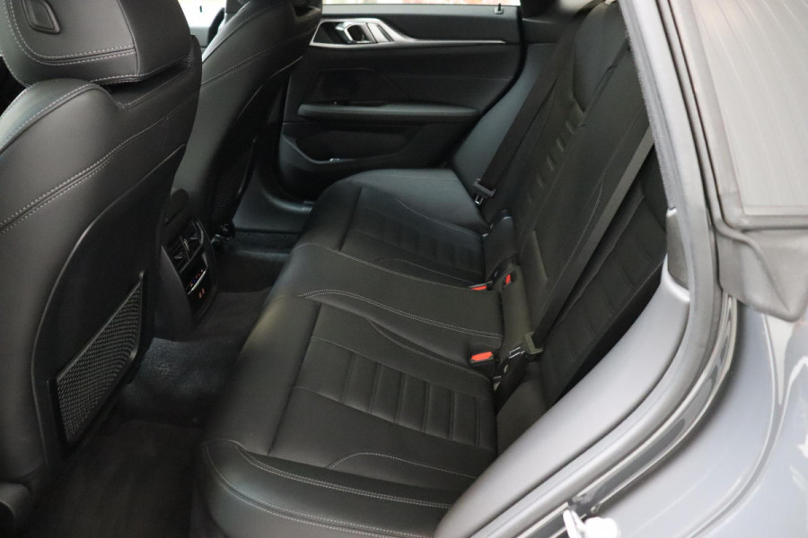 BMW 4 Serie Gran Coupé 420i High Executive M Sport Pakket Automaat / Widescreen Display / Adaptieve Cruise Control / Leder / 19 Inch / Head-Up Display / Shadow Line / Hifi / Stoelverwarming / Extra Getint Glas / Achteruitrijcamera