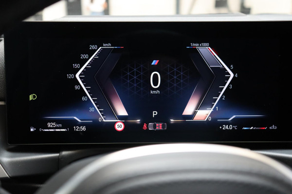 BMW 4 Serie Gran Coupé 420i High Executive M Sport Pakket Automaat / Widescreen Display / Adaptieve Cruise Control / Leder / 19 Inch / Head-Up Display / Shadow Line / Hifi / Stoelverwarming / Extra Getint Glas / Achteruitrijcamera
