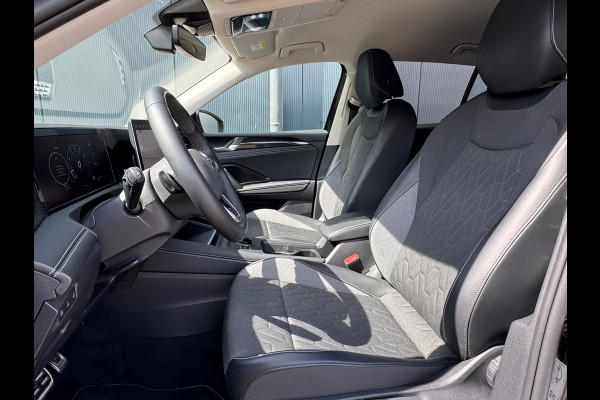 Volkswagen Tiguan 1.5 eTSI 'Goal' * TREKHAAK * 360Gr camera * Sideassistent * Navigatiesysteem *