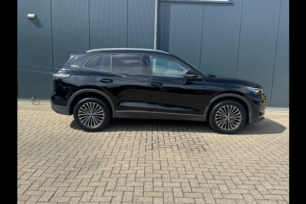Volkswagen Tiguan 1.5 eTSI 'Goal' * TREKHAAK * 360Gr camera * Sideassistent * Navigatiesysteem *