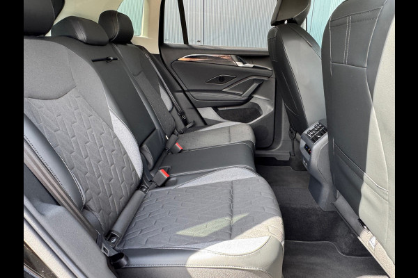 Volkswagen Tiguan 1.5 eTSI 'Goal' * TREKHAAK * 360Gr camera * Sideassistent * Navigatiesysteem *
