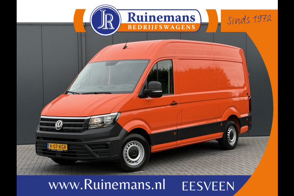 Volkswagen Crafter 35 2.0 TDI 177 PK / L3H3 / CAMERA / CRUISE / 3.5 TON TREKKEN / 3-ZITS / AIRCO / CARPLAY / GEVEERDE STOEL / 3500 KG AHG
