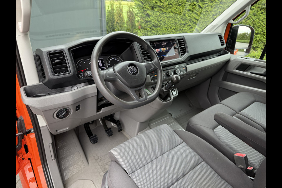 Volkswagen Crafter 35 2.0 TDI 177 PK / L3H3 / CAMERA / CRUISE / 3.5 TON TREKKEN / 3-ZITS / AIRCO / CARPLAY / GEVEERDE STOEL / 3500 KG AHG