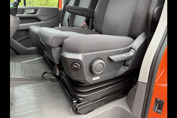 Volkswagen Crafter 35 2.0 TDI 177 PK / L3H3 / CAMERA / CRUISE / 3.5 TON TREKKEN / 3-ZITS / AIRCO / CARPLAY / GEVEERDE STOEL / 3500 KG AHG