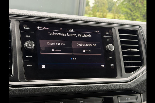 Volkswagen Crafter 35 2.0 TDI 177 PK / L3H3 / CAMERA / CRUISE / 3.5 TON TREKKEN / 3-ZITS / AIRCO / CARPLAY / GEVEERDE STOEL / 3500 KG AHG
