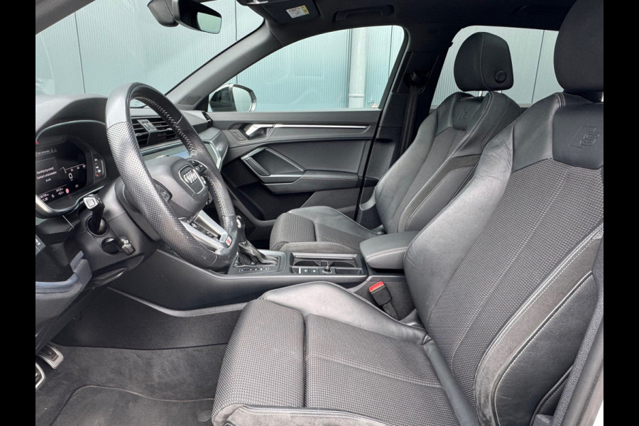 Audi Q3 35 TFSI S Line Edition * Panoramadak * Trekhaak * Stoelverwarming * Parkeercamera *